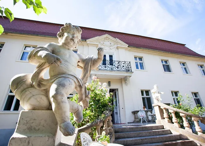 Schloss Blankensee Exklusiv * トレッビン